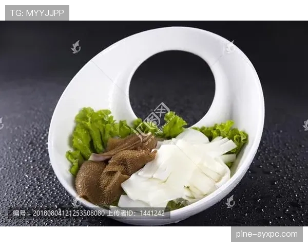 傅园慧训练完吃火锅被偶遇,桌上堆满毛肚黄喉,教练在旁边扶额 傅园慧训练完吃火锅被偶遇,桌上堆满毛肚黄喉,教练在旁边扶额