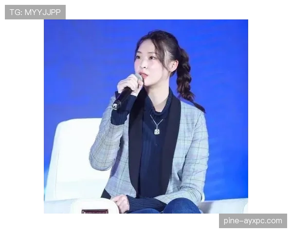 惠若琪退役后的日常像偶像剧，翻她朋友圈钱包瞬间自卑