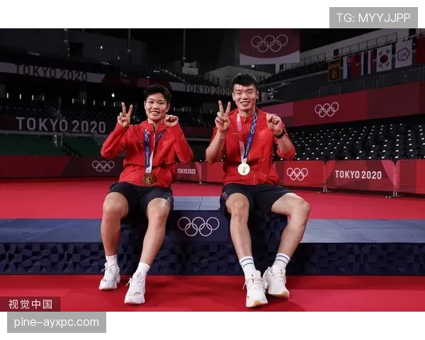 黄东萍训练间隙偷偷带娃，这生活反差也太大了吧！